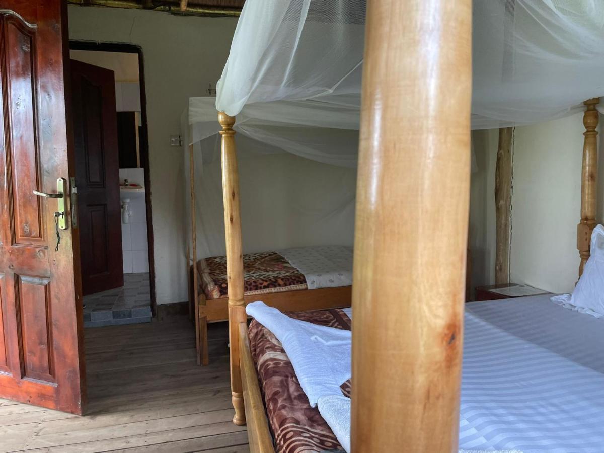 Lake Nkuruba Nature Reserve Hotel Durama Exterior photo