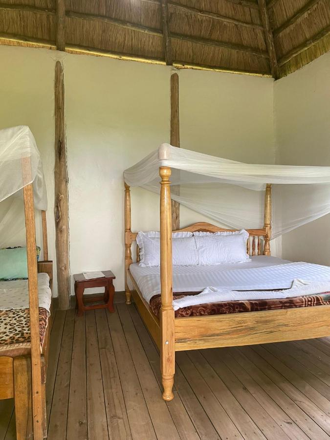 Lake Nkuruba Nature Reserve Hotel Durama Exterior photo
