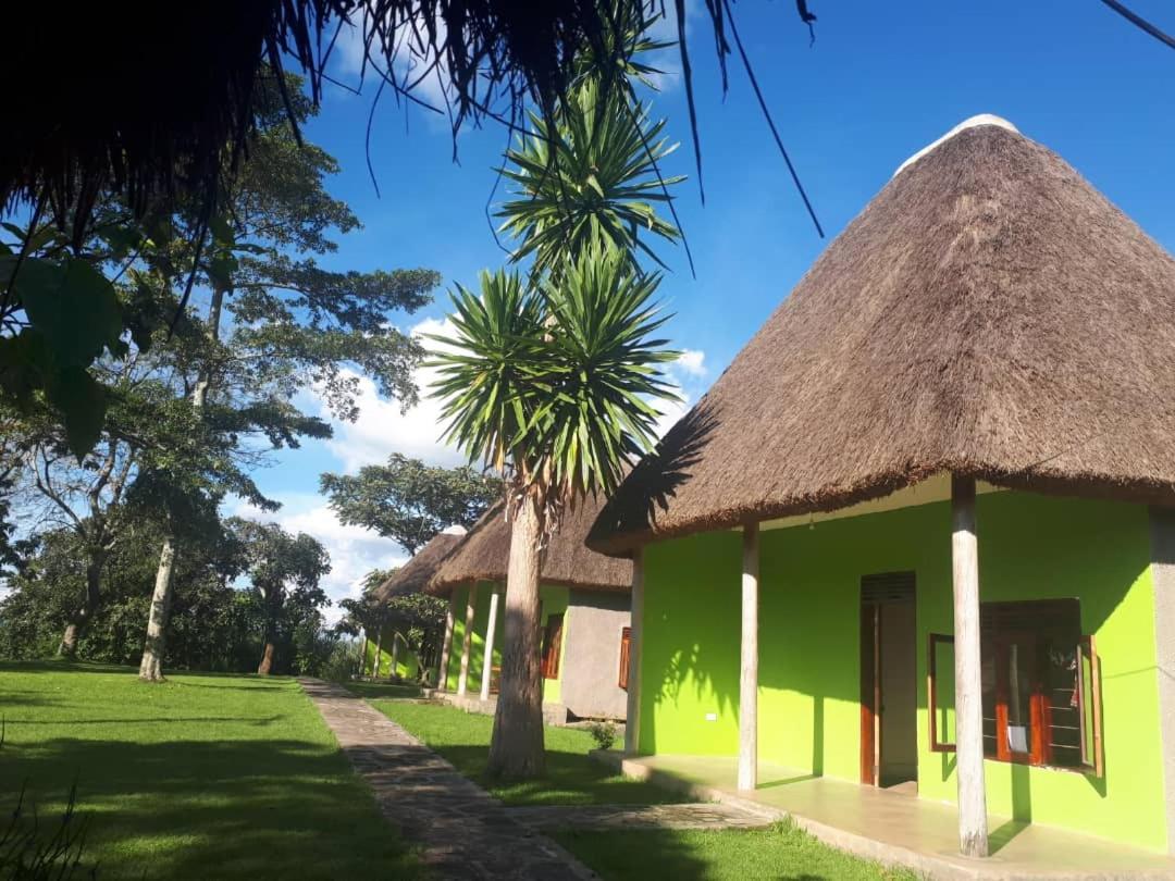 Lake Nkuruba Nature Reserve Hotel Durama Exterior photo