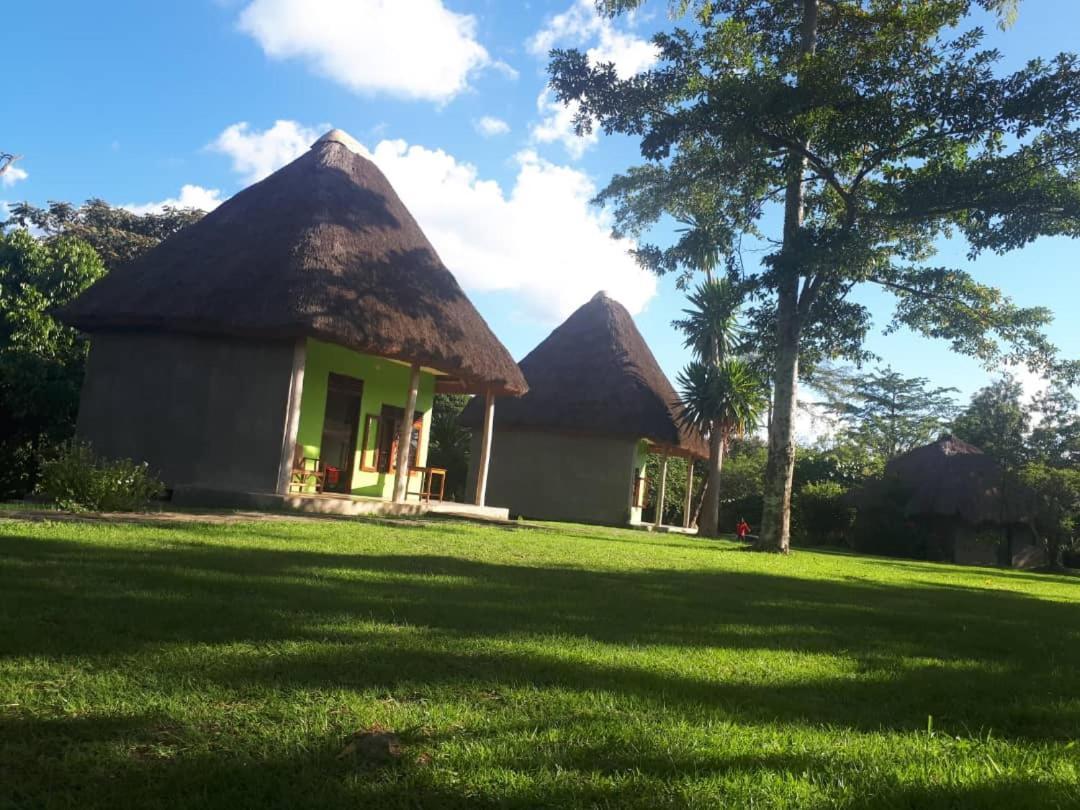 Lake Nkuruba Nature Reserve Hotel Durama Exterior photo
