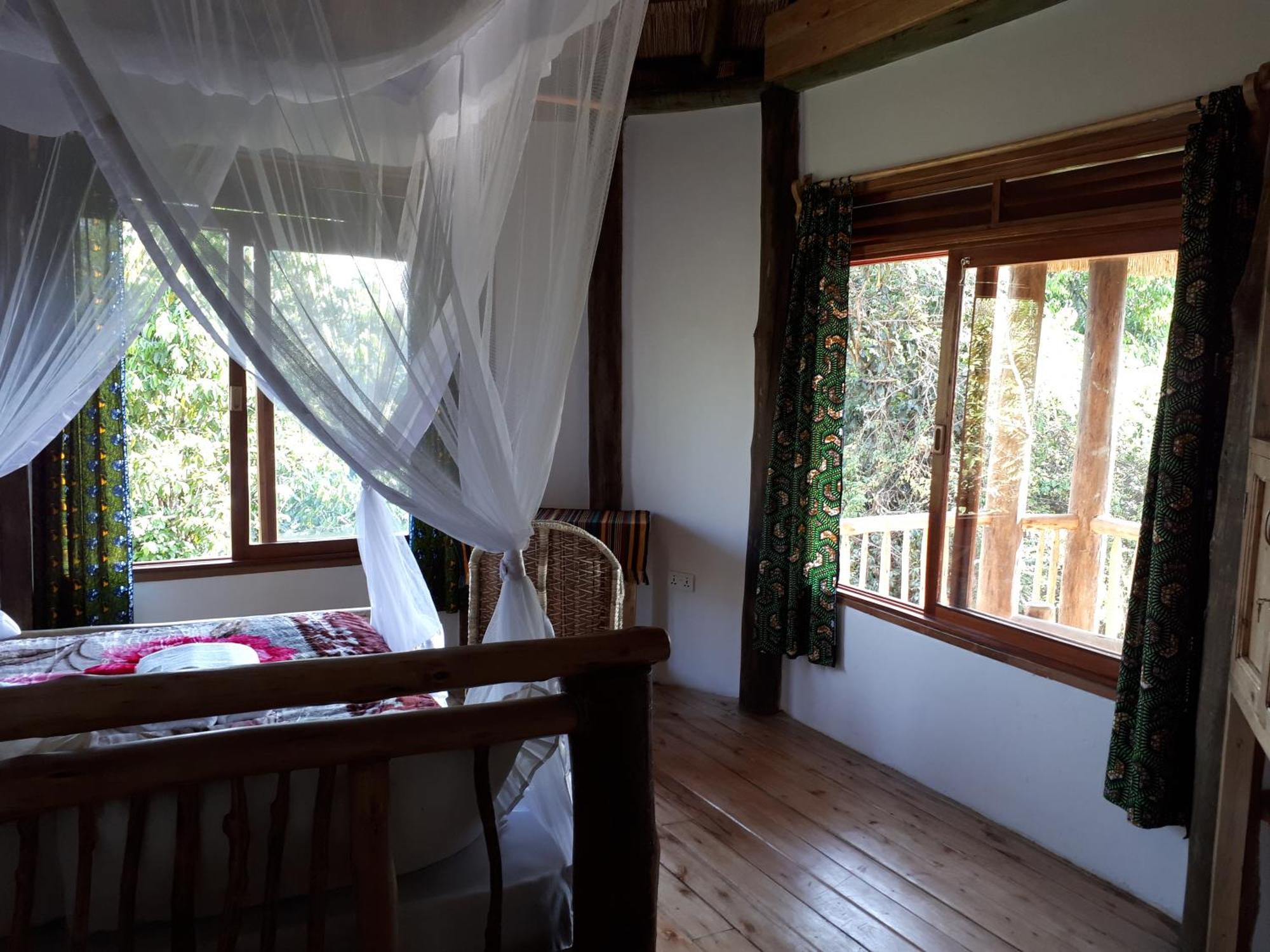 Lake Nkuruba Nature Reserve Hotel Durama Exterior photo