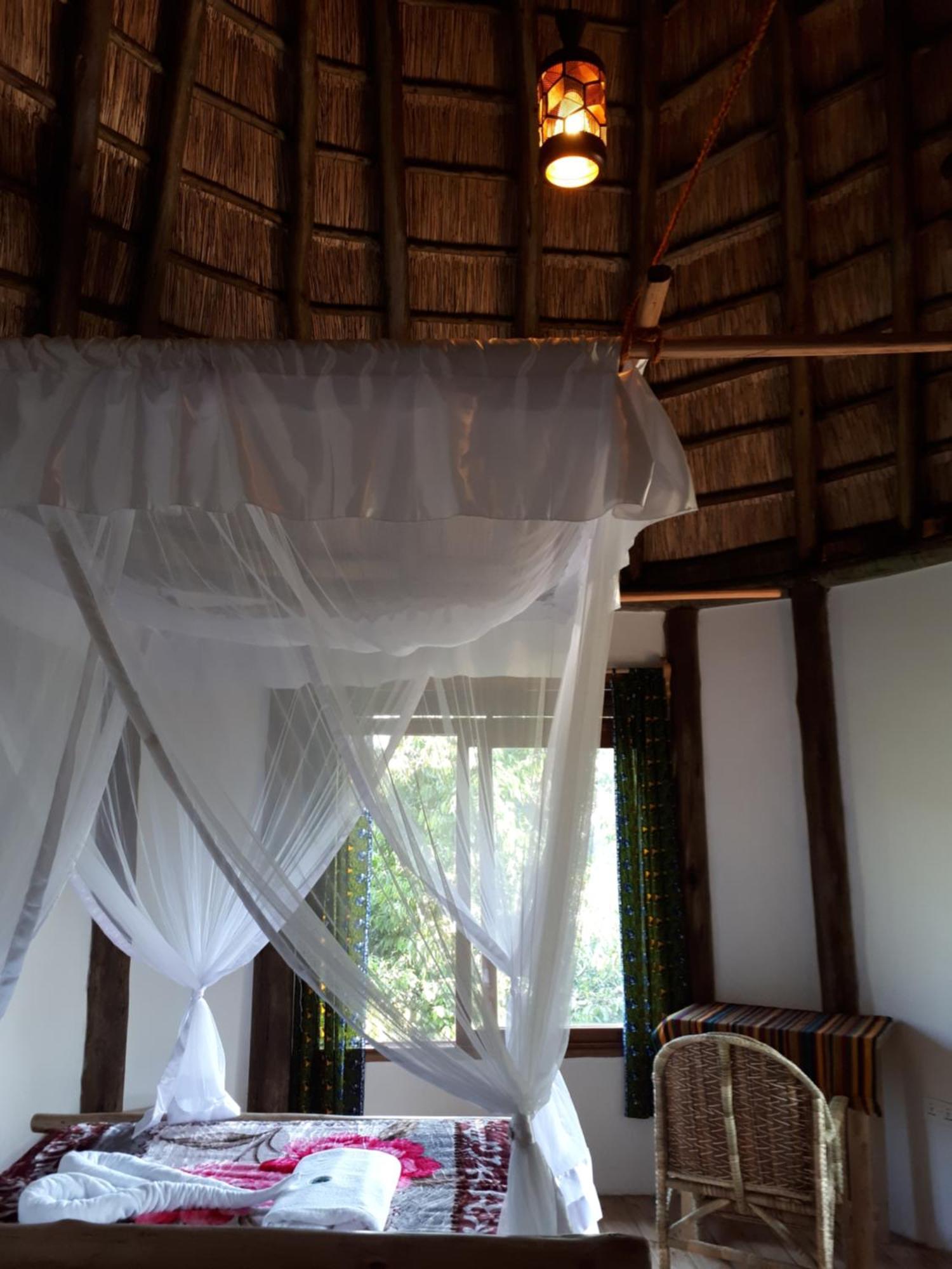 Lake Nkuruba Nature Reserve Hotel Durama Exterior photo